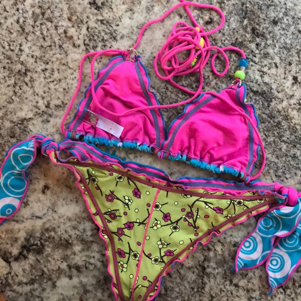 Bikini - Picture 4 of 4